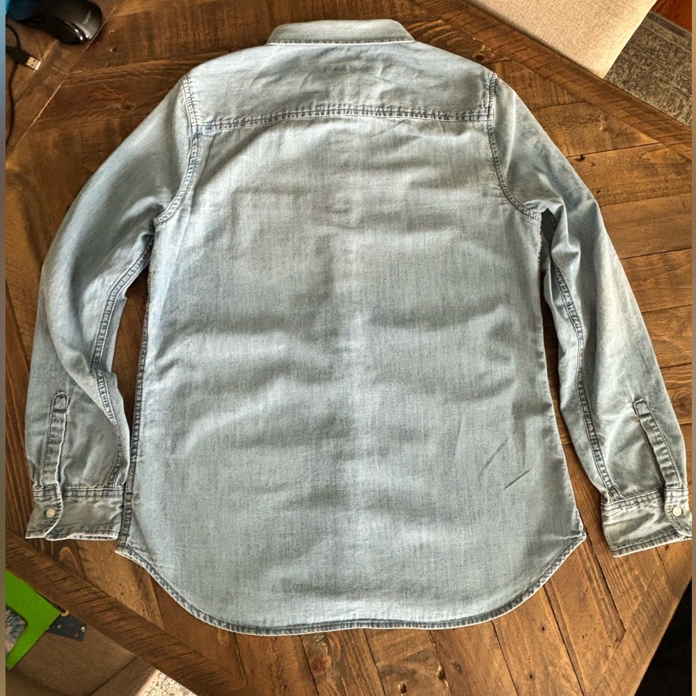 GAP Women’s Soft Blue Denim Button-Up Shirt- Medium - Picture 2 of 6